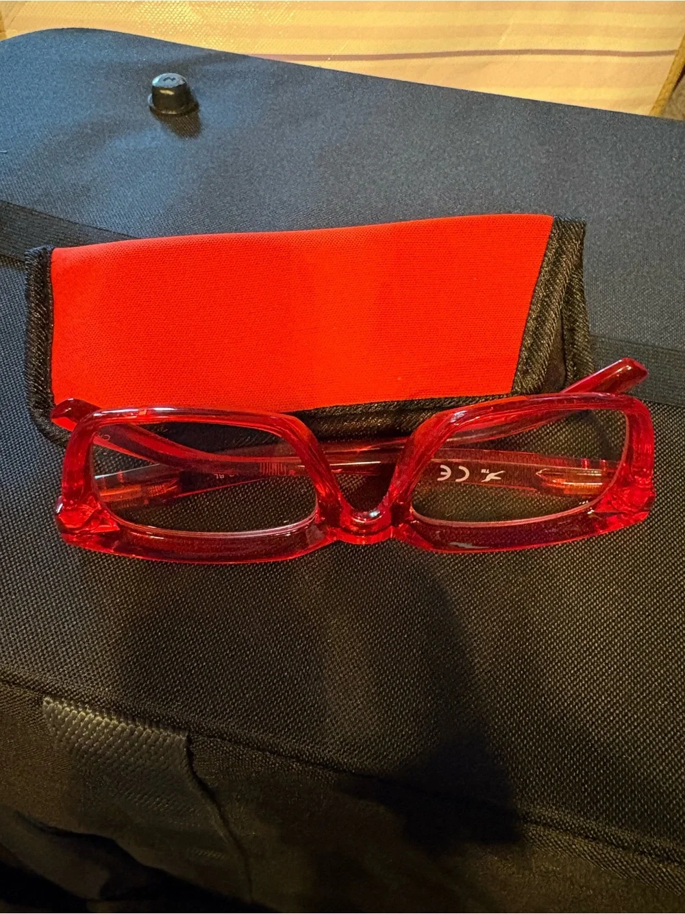 Hummingbird Red Oversized Square Women's Readers 2.0 strength